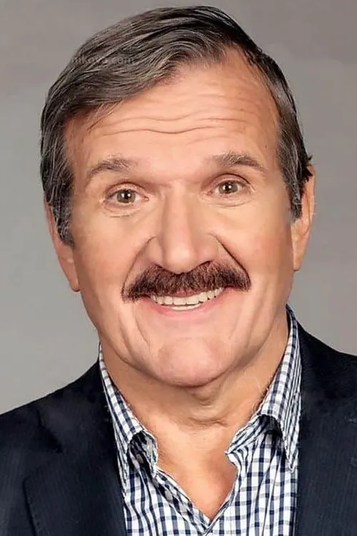 Александр Павлов interpretando a Averyanov