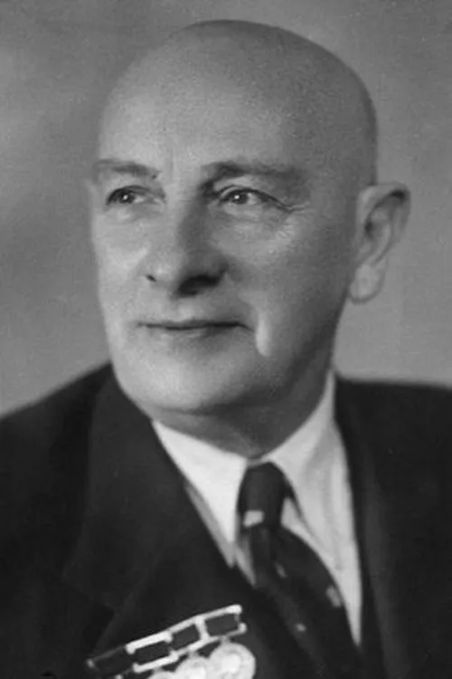 Aleksandr Zrazhevsky interpretando a 