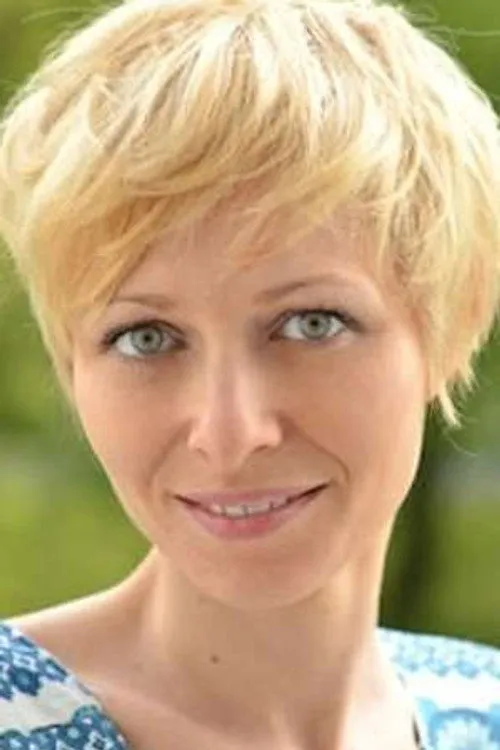 Aleksandra Bednarz interpretando a Agnieszka