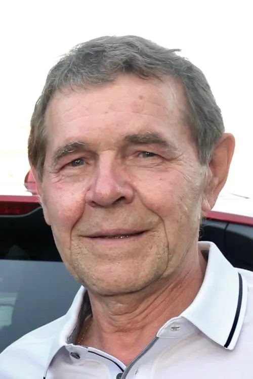 Алексей Булдаков interpretando a sergeant Aleksey Tishchenko - intelligence officer