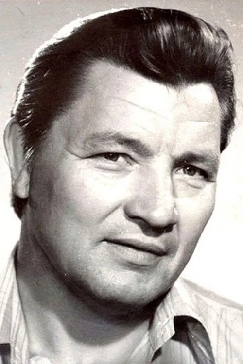 Алексей Ванин interpretando a ???????