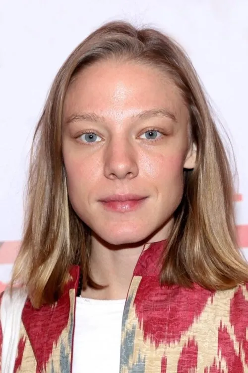 Алёна Михайлова interpretando a Antonina Milyukova