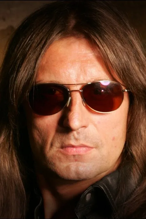 Aleš Brichta interpretando a Himself