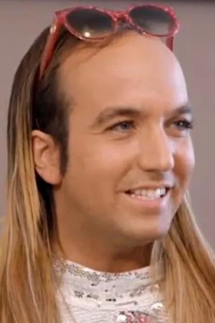 Zack Molina ha trabajado con Aless Gibaja en 1 ocasiones