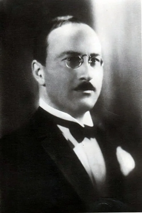 Alessandro Marchetti interpretando a Ingegnere