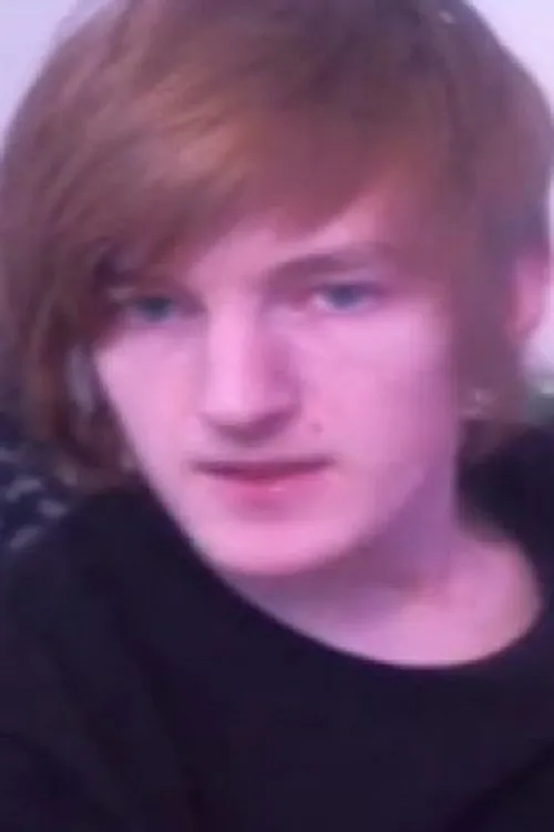 Alex Archer interpretando a 