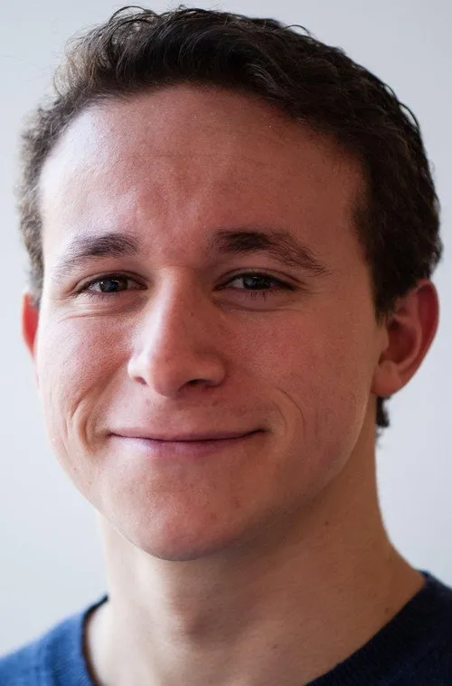 Foto de perfil del actor Alex Bankier en el reparto