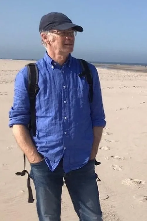 Elie Wiesel ha trabajado con Alex de Waal en 1 ocasiones