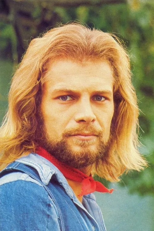 ??µ?s????? ?apad?p????? ha trabajado con Alex Golfis en 2 ocasiones