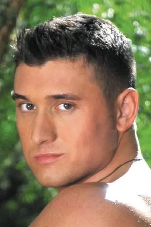 Alex Rossi interpretando a 