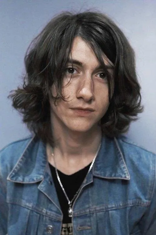 Natasha Shneider ha trabajado con Alex Turner en 1 ocasiones