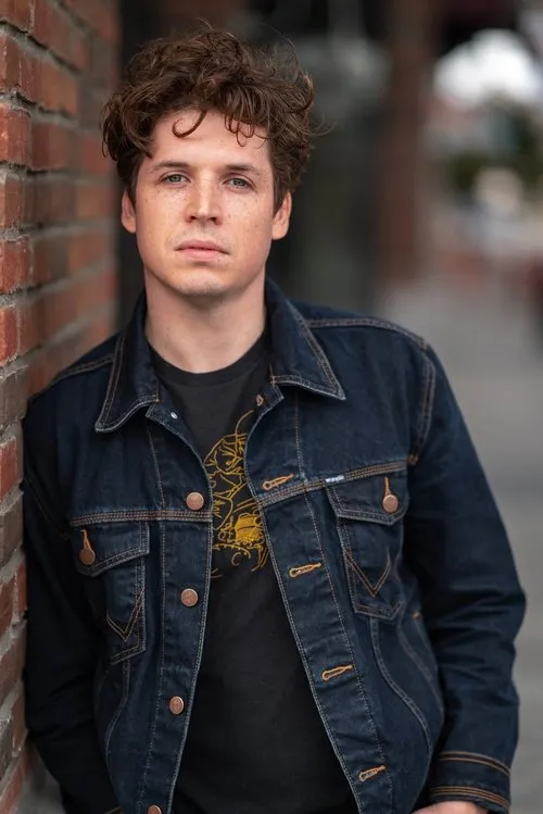 Alex Vaughan en su biografía y filmografía