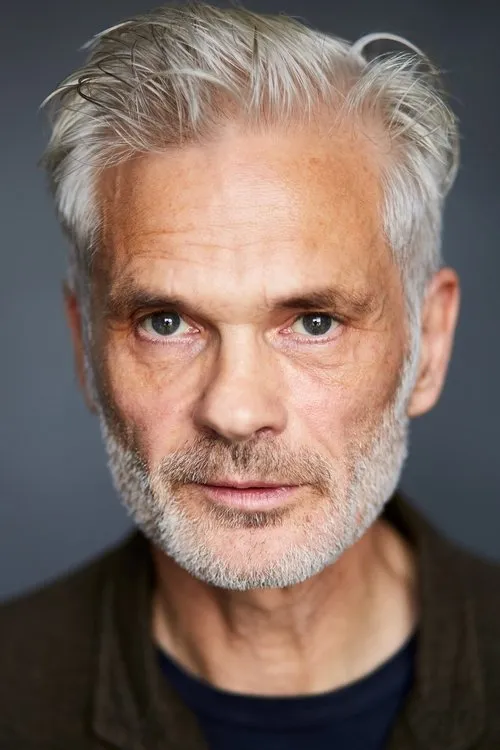 Silas Hawkins ha trabajado con Alex Walker en 1 ocasiones