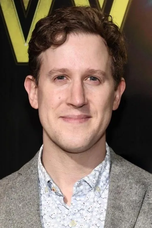 Alex Wyse interpretando a Ricky Potts