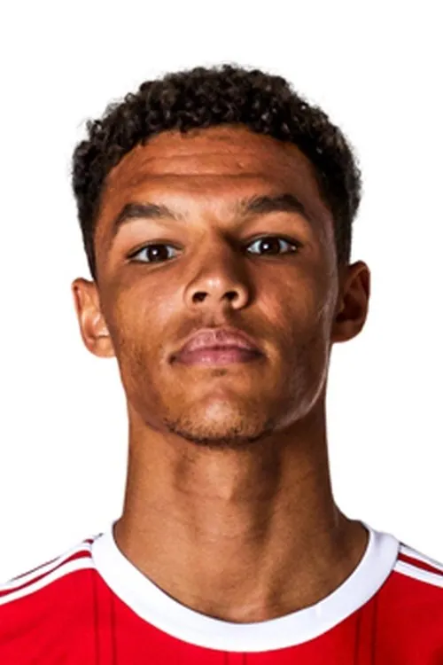 Foto de perfil del actor Alexander Bah en el reparto