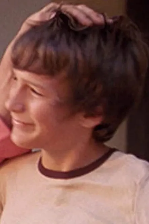 Alexander Wychodil interpretando a Tim