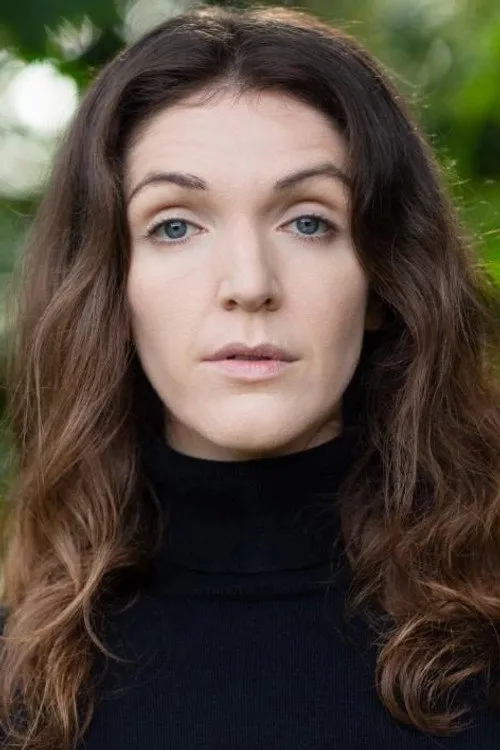Alexandra Donnachie interpretando a Sylvia Pankhurst