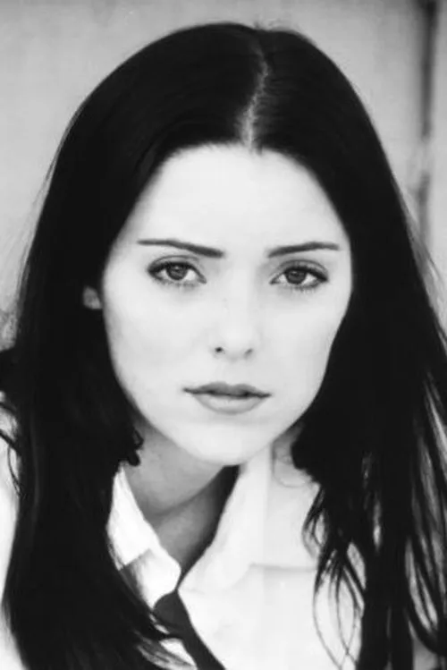 Maggie Hayes ha trabajado con Alexandra Ford en 1 ocasiones