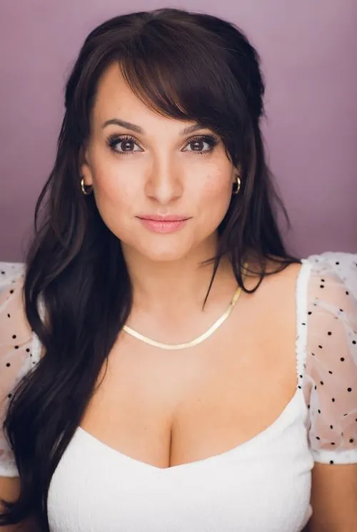 Noam Ash ha trabajado con Alexandra Giorgio en 1 ocasiones