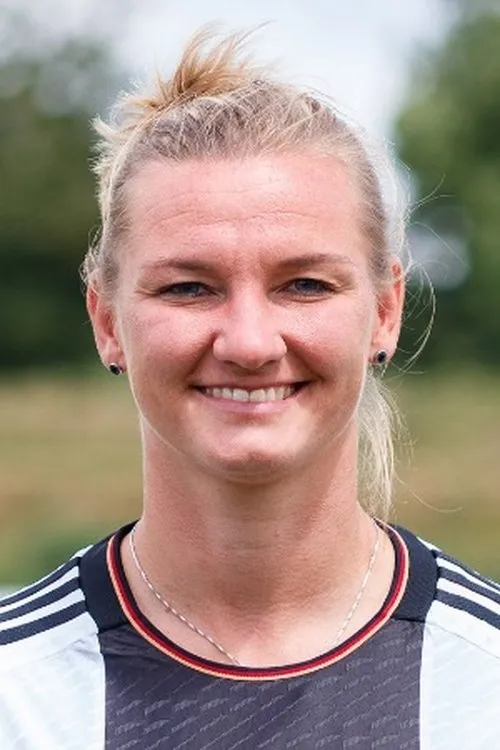 Alexandra Popp en su biografía y filmografía