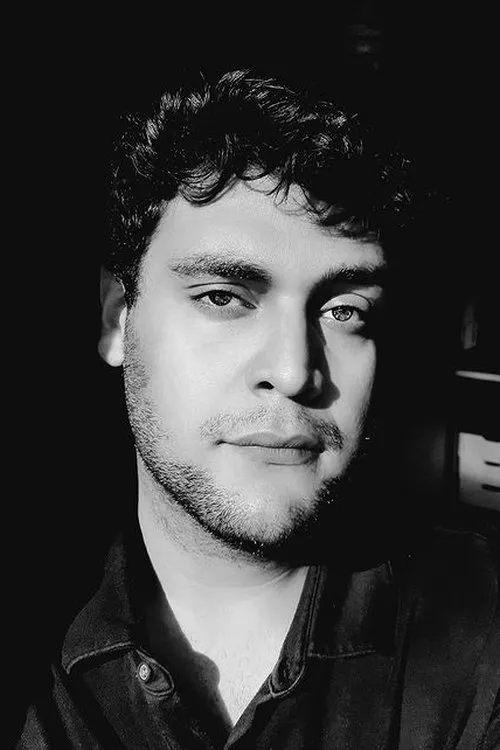 Alexandre Alonso interpretando a Renfield