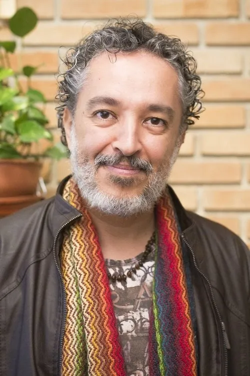 Alexandre Coimbra Amaral interpretando a Ele mesmo