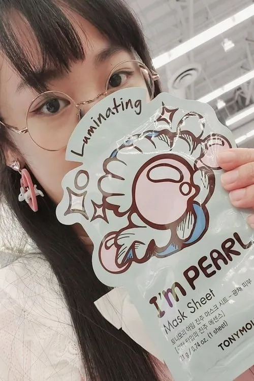 Trung To ha trabajado con Alexandria Lorenzo en 1 ocasiones