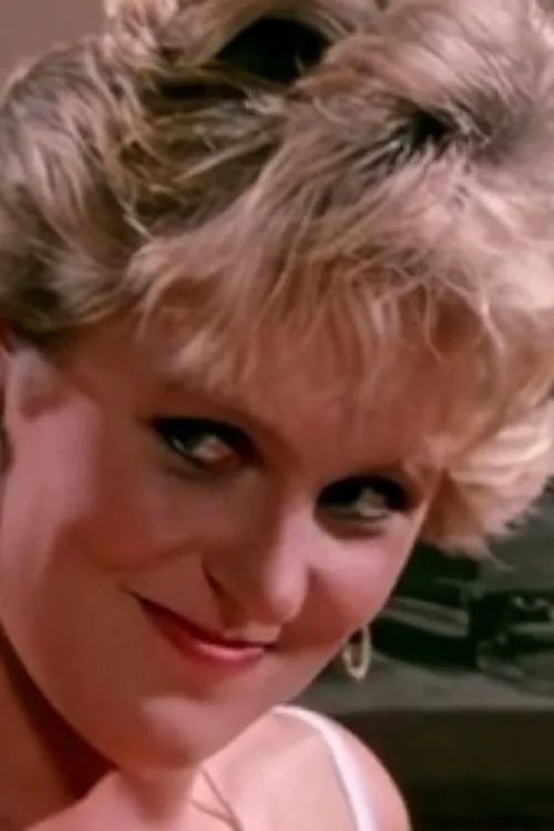 Alexis Greco interpretando a Rikki