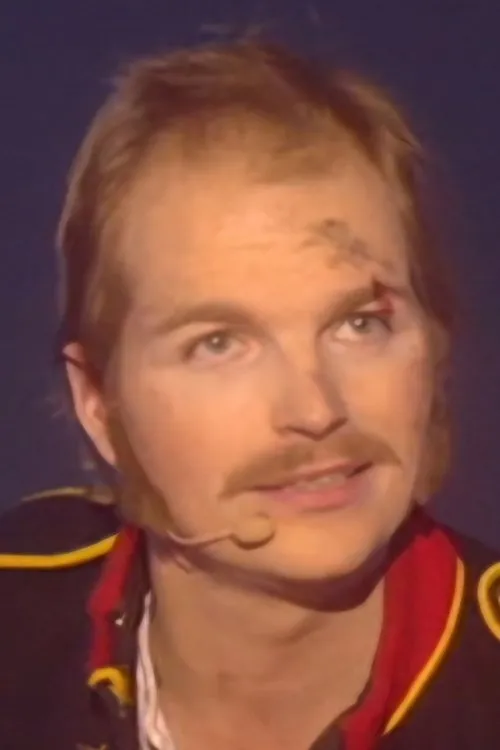 Alexis James interpretando a The Artilleryman