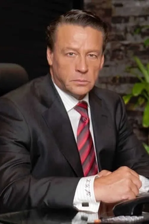 Alfredo Adame interpretando a 