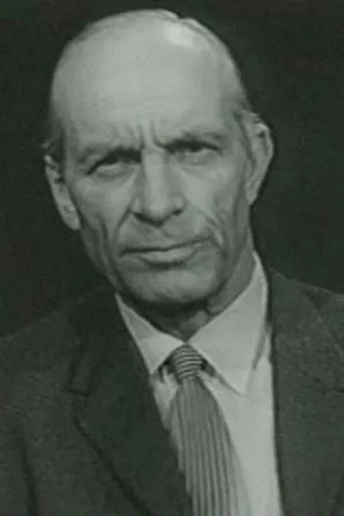 Alfreds Videnieks interpretando a