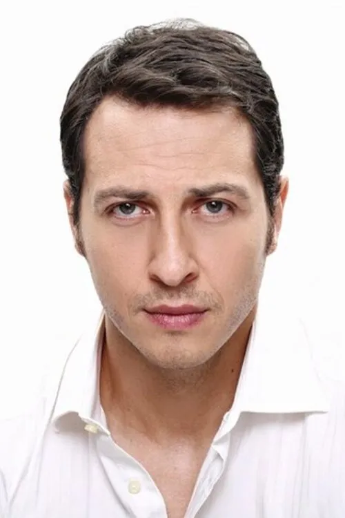 Resit Barker Enhos ha trabajado con Ali Aksöz en 1 ocasiones