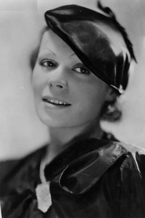 Ali Ghito interpretando a Hanna