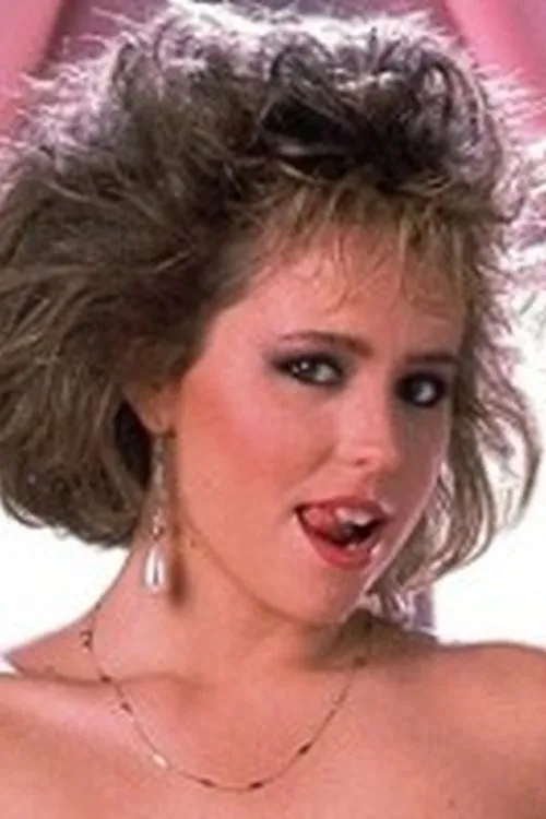 Ali Moore interpretando a Tammy