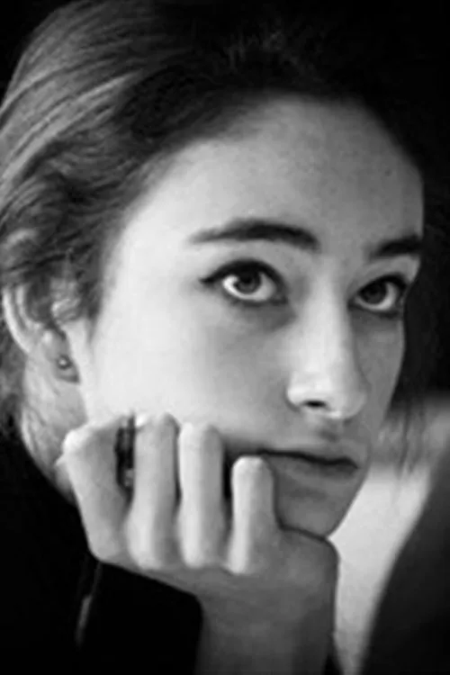 Alice de Broqueville interpretando a 