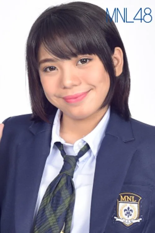 Alice De Leon interpretando a Herself