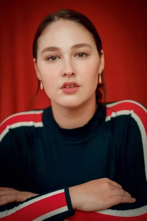 Alice Wallis interpretando a Nelly (voice)