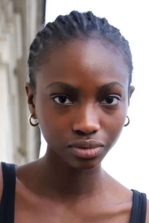 Alicia Da Luz Gomes interpretando a Lara