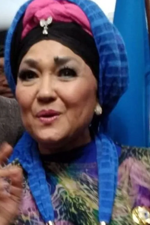 Alicia Johar interpretando a