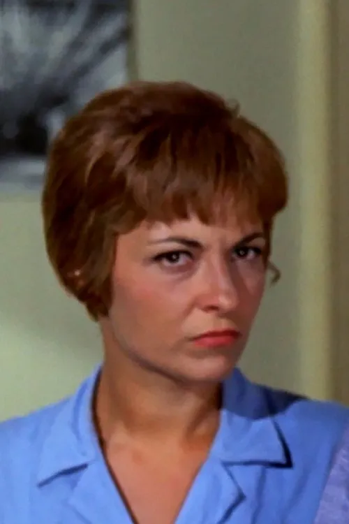 Aliki Zaverdinou interpretando a