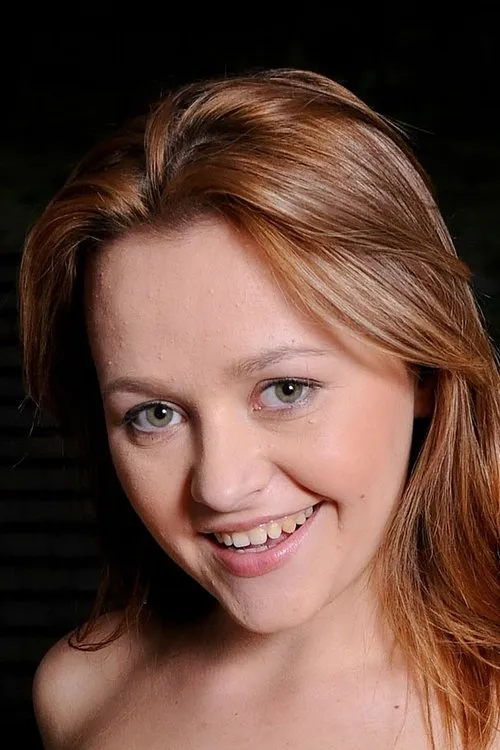 Alisa Ford interpretando a 