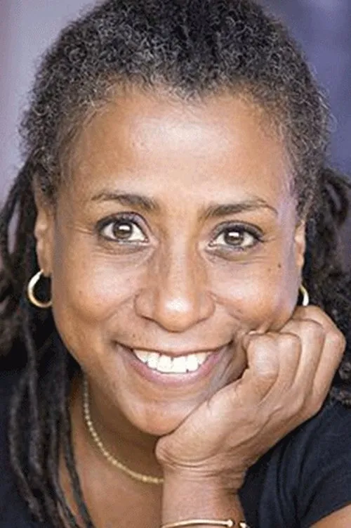 Alison Sealy-Smith interpretando a Kara