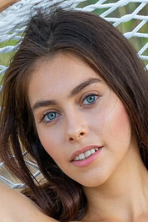 Alissa Foxy interpretando a 