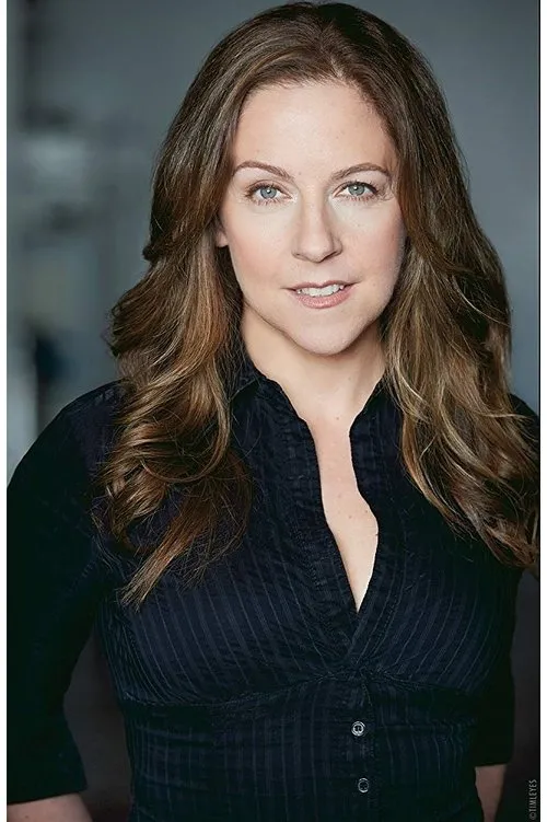 Alix Sideris interpretando a 