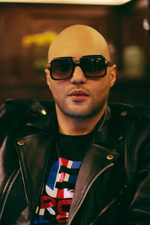 Alkpote interpretando a