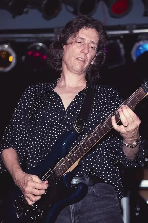 Eric Bloom ha trabajado con Allen Lanier en 3 ocasiones