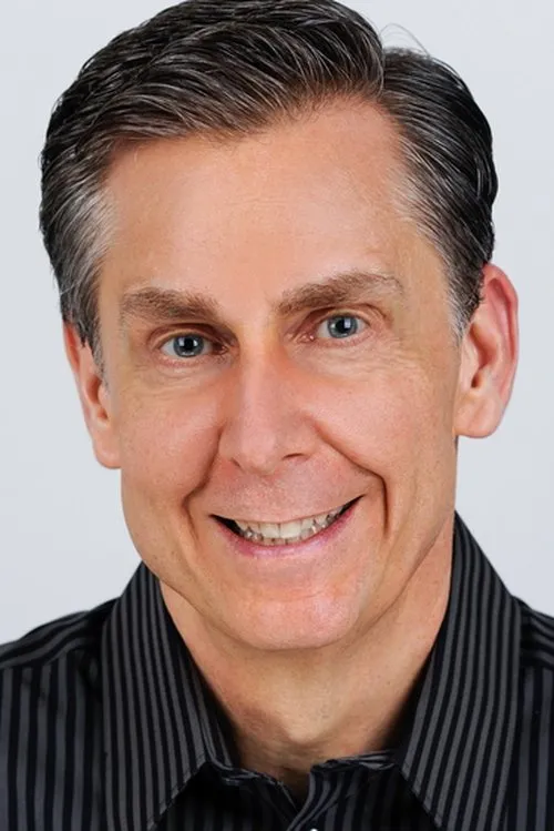 Allen Overton Battle III interpretando a Peabody Desk Clerk