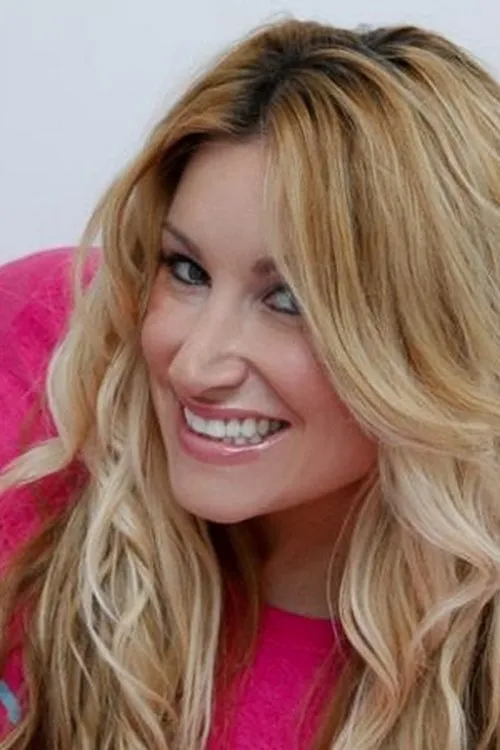 Allysin Wonderland interpretando a 