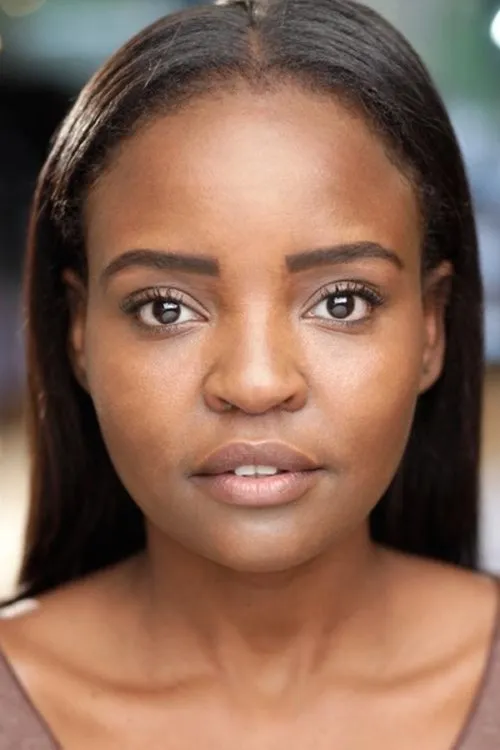 Alma Eno interpretando a Rosa