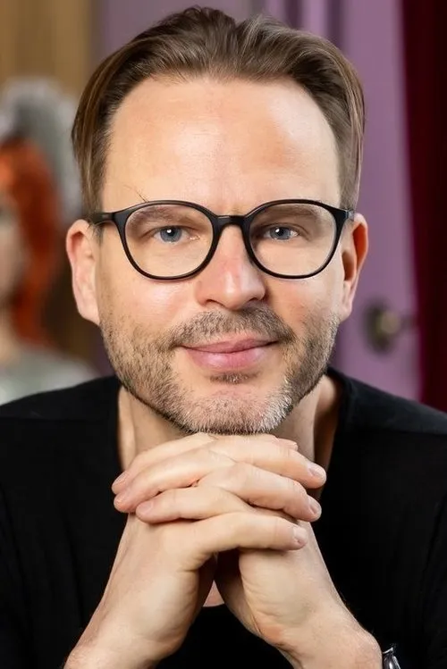 Alo Kõrve interpretando a Käsper